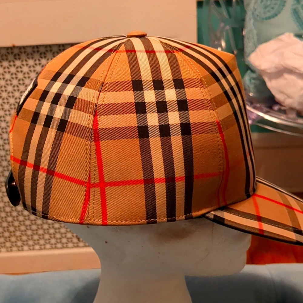 Authentic Burberry unisex large baseball hat. NEVER worn